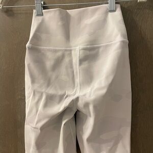Alo 7” high waisted VAPOR short